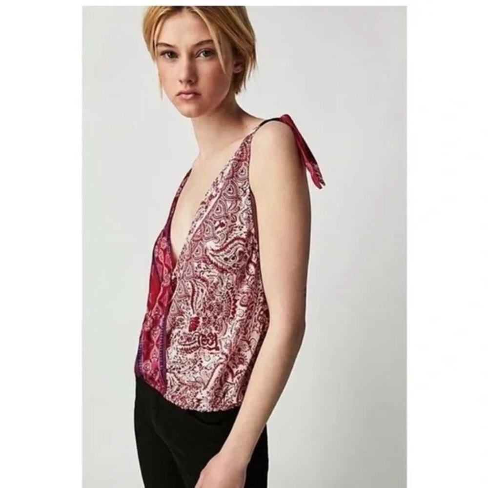 NWOT Free People Tied to You Sleeveless Tank Top Red Paisley - xs - Picture 2 of 6